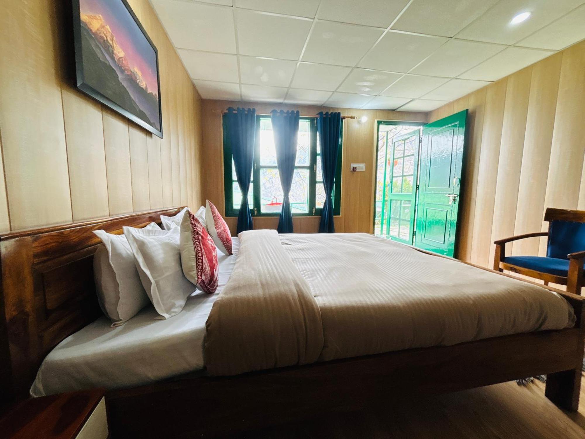 Himalayan High, Auli, By Himalayan Eco Lodges Joshīmath Exteriör bild