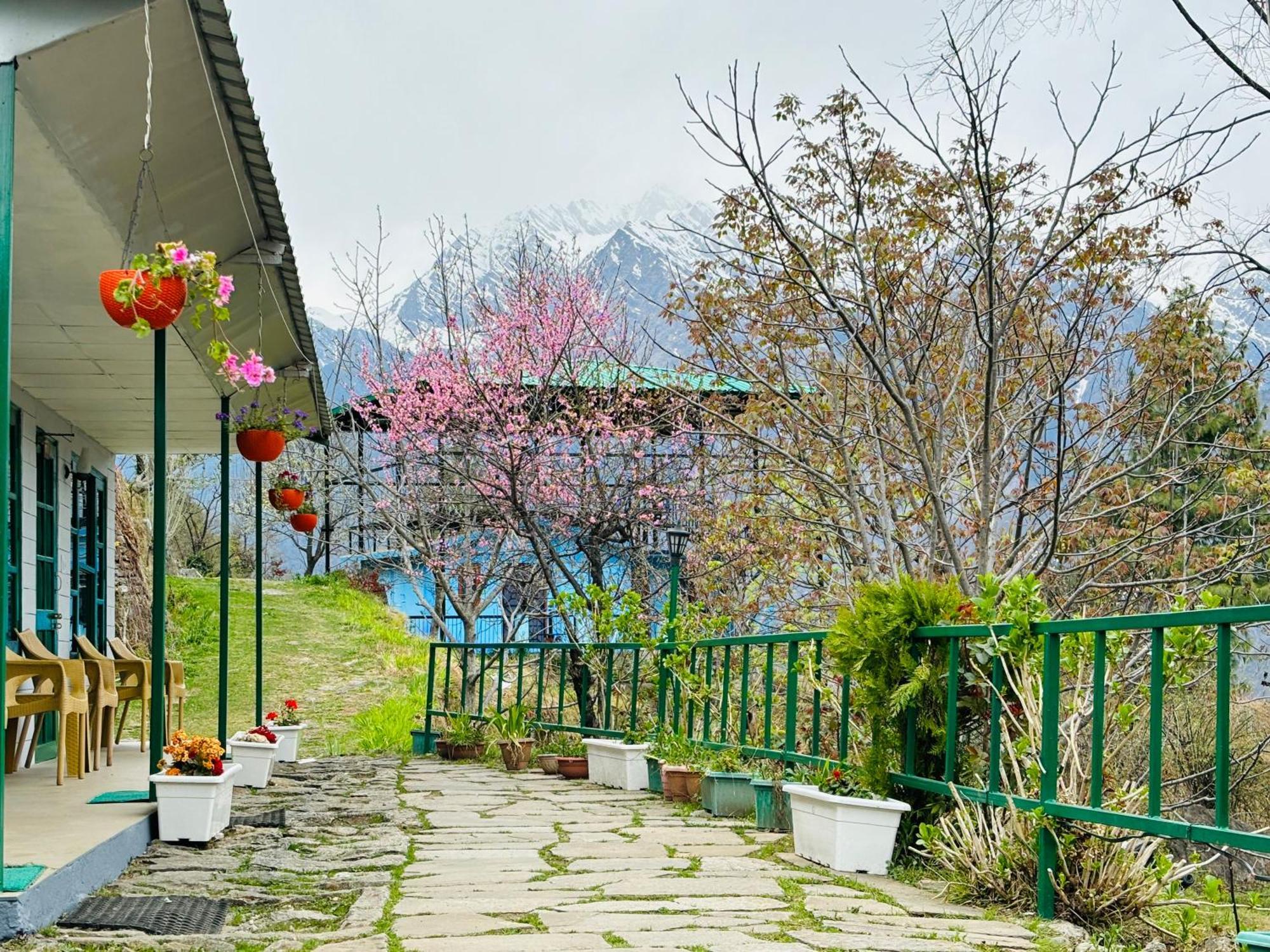 Himalayan High, Auli, By Himalayan Eco Lodges Joshīmath Exteriör bild